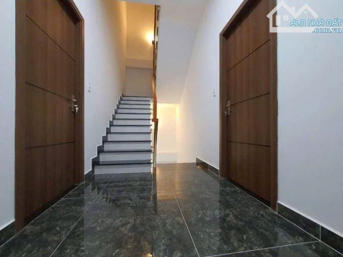 Đi NƯỚC NGOÀI CẦN BÁN NHÀ XE HƠI ĐẬU TRONG NHÀ- CN 80m2 - 3