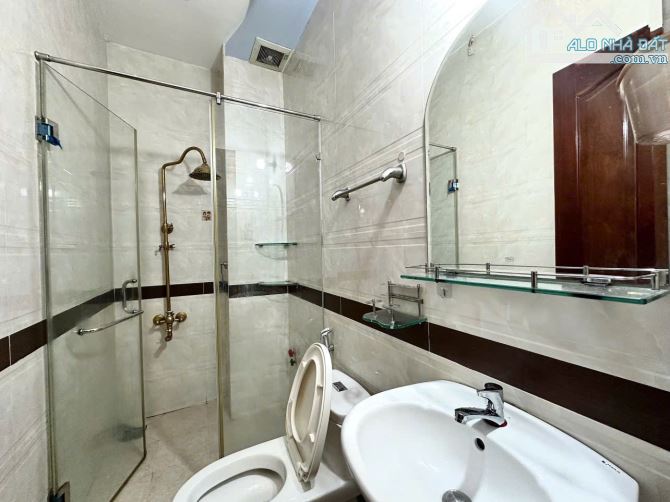 Căn hộ ngay trung tâm quận 4 mới, máy giặt riêng từng phòng, gần đại học Luật, quận 1 - 3