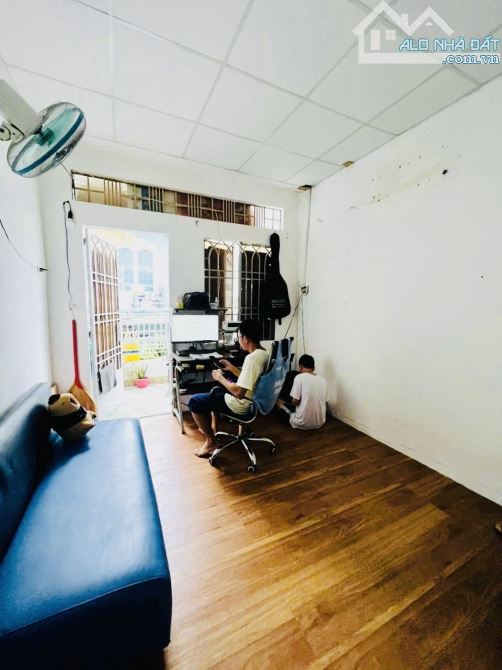 NHÀ Hẻm Xe Hơi THÔNG - 2 TẦNG – NGAY CV LÀNG HOA, P.9 GÒ VẤP – CHỈ 4.3 TỶ - 3