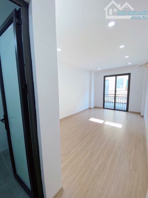 Nhà đẹp Quang Tiến 35m² x 5 tầng, mới tinh, nội thất cao cấp, ô tô gần - giá chỉ 6,5 tỷ - 3