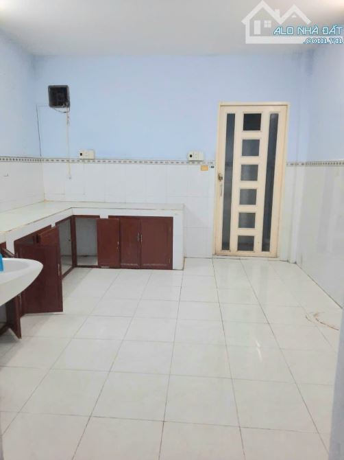 Chỉ 6 tỷ - Nhà Hẻm Ô tô, Bùi Minh Trực P5.Quận 8, 66m2(3.8x17.5) Sổ VUÔNG VỨC,  cho thuê 8 - 3