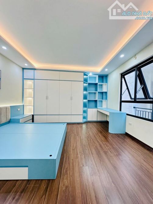 Bán Gấp Nhà 239 Bồ Đề, Long Biên, 34m2, 5 Tầng, Phân Lô, ô tô, Full đồ, Nhỉnh 7 tỷ - 3