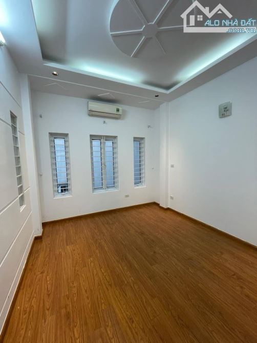 BÁN NHÀ CẦU GIẤY - 50m RA Ô TÔ TRÁNH - LÔ GÓC - 45/50m2 - 5 TẦNG - 11.5 TỶ - 3
