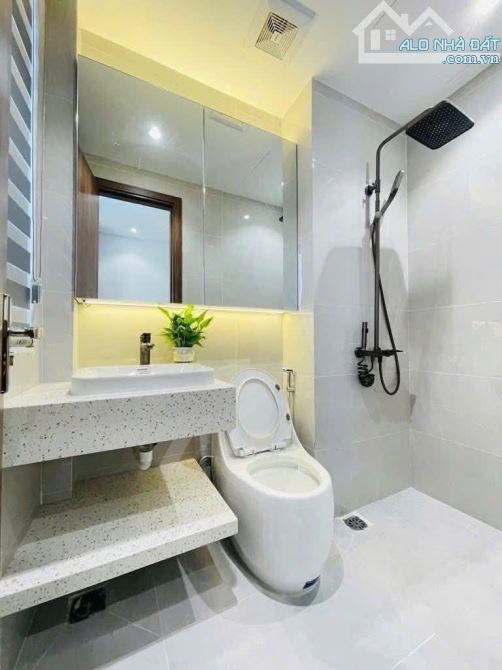 Cần bán nhà TÔN ĐỨC THẮNG 5T DT 27M 90M ra phố bán nhỉnh 6 tỷ - 3