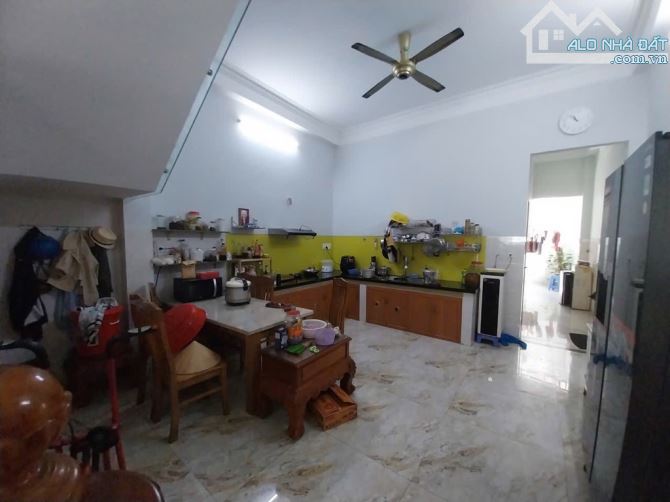 NGỘP BANK Nhà 3 tầng Mặt tiền đường TCH26 phường TCH Q12 dt 150m2 (4,6m/5,2mx30m) Đường 8m - 3
