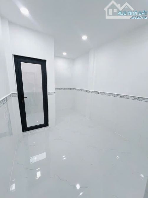Nhà bán đường Đoàn Văn Bơ Quận 4 mới đẹp, chỉ kéo vali vào ở, giá cực rẻ - 3