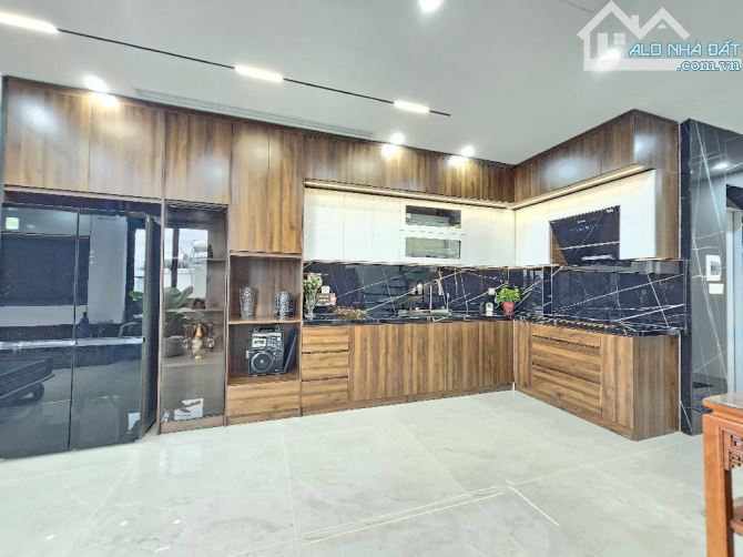 SIÊU PHẨM VIP PRO – VỊ TRÍ KIM CƯƠNG – 8 TẦNG THANG MÁY – GARA 2 Ô TÔ – FULL NỘI THẤT NHẬP - 3