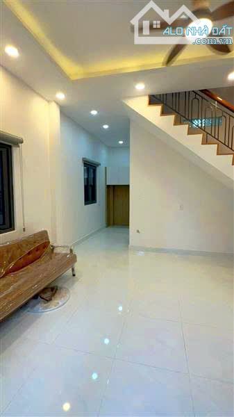 Bán Nhà Gò Vấp, Kế Bên Chợ Hạnh Thông Tây, 124m2, Mặt Tiền 6m - 3