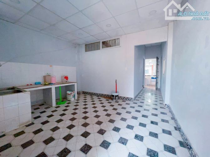 Bán Nhà Mặt tiền Phạm Văn Thuận Ngang 8.4m Gần TTTM VinCom  & Công An Tỉnh - 3