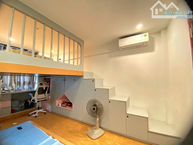 💥 Chỉ với 8 TỶ💥 có ngay nhà 5T Bát Khối – Dân Xây, Gara Ô TÔ, FULL nội thất - 3