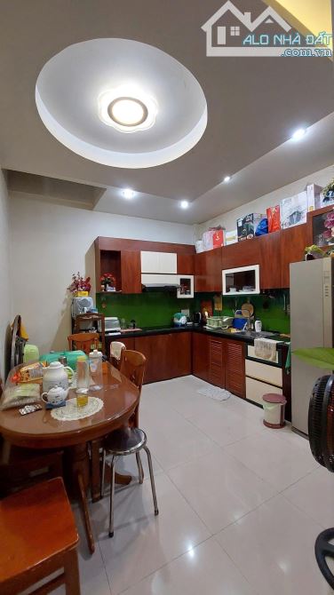 Bán nhà HXH Thích Quảng Đức ,p4 ,Quận Phú nhuận .DT:52m2 .4 tầng .10.9 tỷ - 3