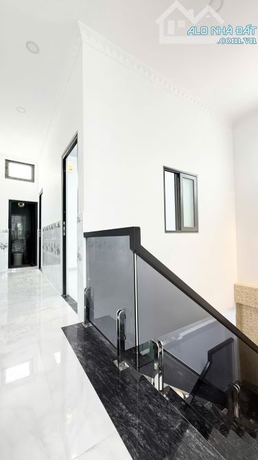 NHÀ 2 TẦNG ĐÚC XINH LUNG LINH, 79M2, HXH, SÁT MT DƯƠNG CÔNG KHI, GẦN NGÃ 3 ÔNG TRÁC, 4.5TỶ - 3
