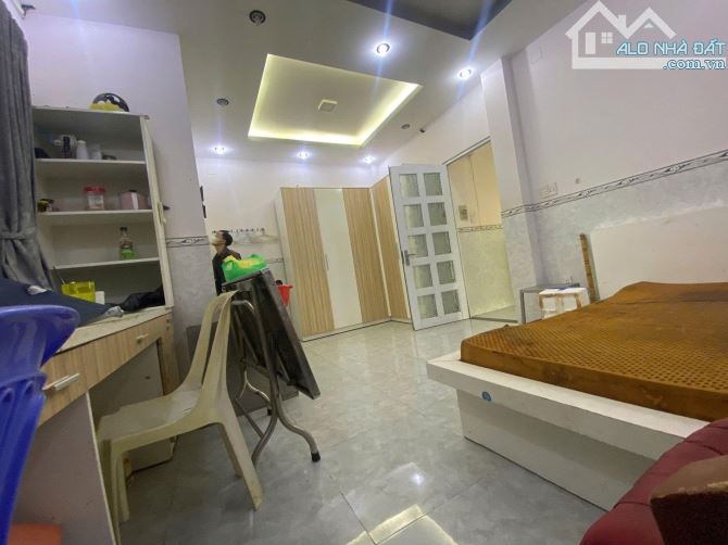 Bán nhà đường Hoà Hưng thông cao Thắng ,p12 ,Q10 .DT12x5.86m .CN :70m2 .Giá :15.3 tỷ - 3