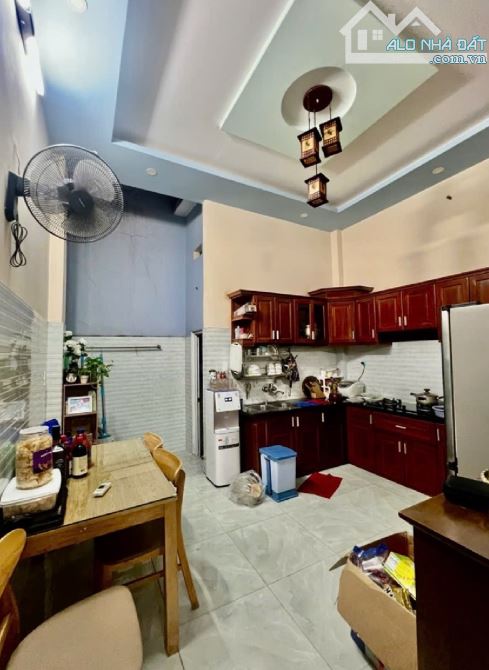 Bán nhà đẹp. Khu nhà cao tầng _ hẻm 7m_ 4 tầng_ HIỆP THÀNH 13 Q12_ 5ty150 - 3