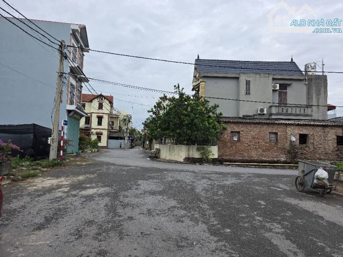 Bán Gấp Nhà Đẹp Văn Đức_300m- MT12m  sẵn nhà 3 Tầng ở và Đầu Tư Cực Tốt - 3