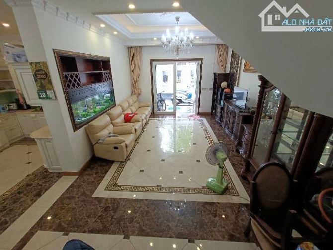 HÀNG HIẾM - KHU BIỆT THỰ CAO CẤP PHÚ THUẬN, 8 x 19, 4 TẦNG, GIÁ CHỈ 2X TỶ - 3