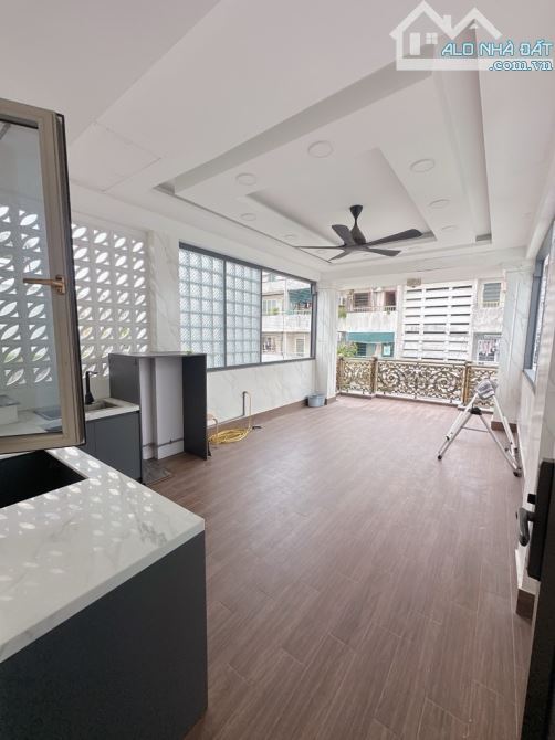 BÁN NHÀ MẶT TIỀN NGAY ĐỘC LẬP TÂN SƠN NHÌ 162.6m2 SD 4 TẦNG - 9. X TỶ - 3