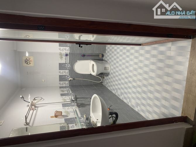 Bán nhà 4 tầng .Dt 65m2 . Mt 5m. Ngõ Ô Tô  tránh- Đường Trần Hưng Đạo - 3