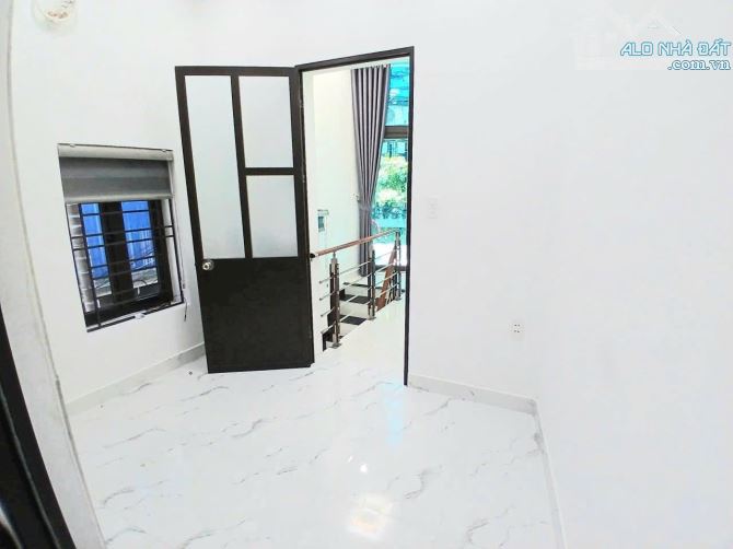 Bán nhà Nguyễn Văn Cừ chủ giảm 450tr còn hơn 6 tỷ nhà 4 tầng ngõ nông - 3