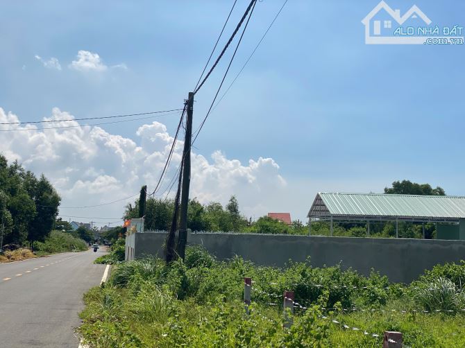 👉 Chỉ 1km ra bãi tắm và 350m ra chợ Lộc An Lô đất tổng DT: 298,6m - ngang 11x27m - sẵn 20 - 3