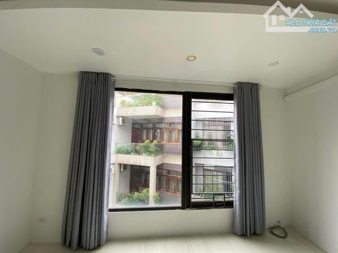 Cho thuê nhà 5 tầng Phố Đốc Ngữ, Phường Cống Vị, Ba Đình. Dt 50m x 5 tầng, giá 27tr - 3