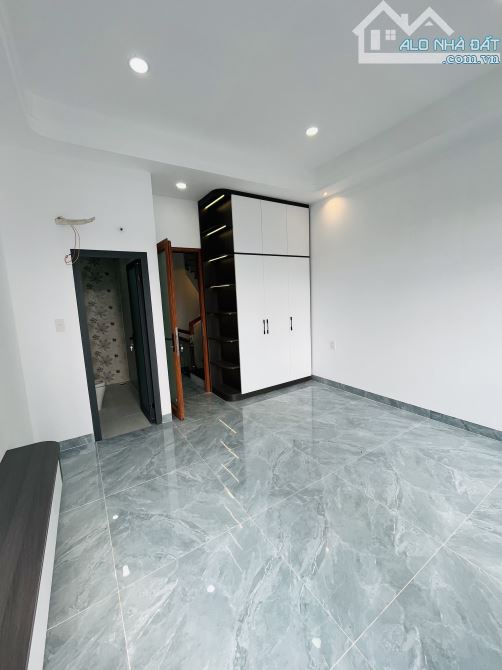 Bán nhà 5 Tầng, 4X13M, Hẻm xe hơi, Lê Văn Quới, Tặng full nội thất - 3