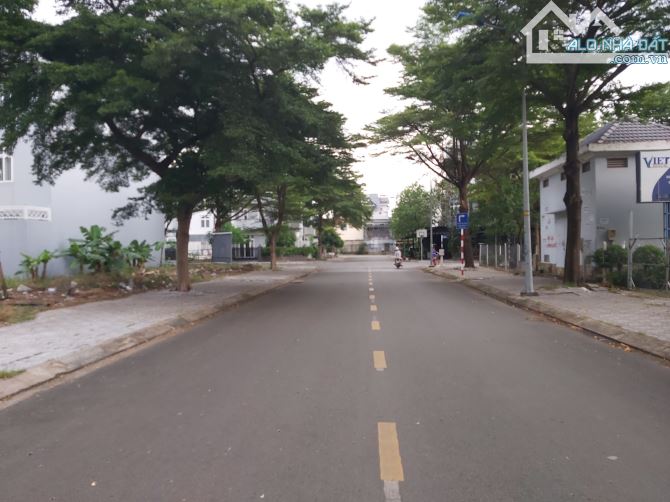 Bán đất mặt đường Nguyễn Đình Thi đối diện công viên Gia Hòa Quận 9 (140m2) 130 tr/m2 - 3