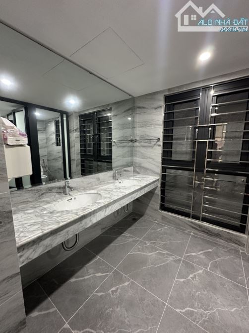 TÒA NHÀ MẶT PHỐ VIP ĐẸP NHẤT HOÀNG QUỐC VIỆT - THÔNG SỐ VÀNG 250M2 - 10 TẦNG - 8.8M MT - 4