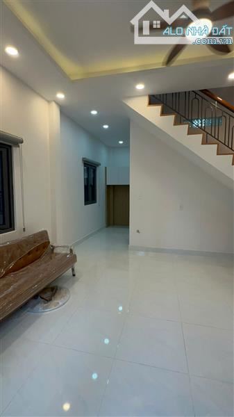 BÁN NHÀ - 2 TẦNG  - 6PN - 124m2  (5.8 x 22 )GIÁ NHỈNH : 7 TỶ - QUANG TRUNG - GÒ VẤP - 4
