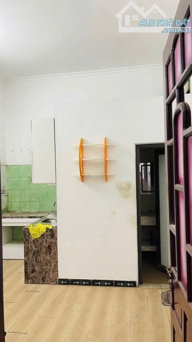 Cho thuê nhà nguyên căn Phố Trạm- 2PN - 4