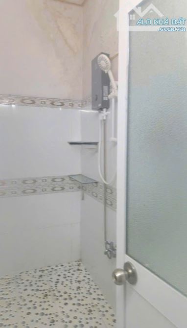 CHỈ 5.1 TỶ, NHÀ 3 TẦNG NGUYỄN TẤT THÀNH, QUẬN4, NGANG KHỦNG 7.6M, DÒNG TIỀN 20TR/ THÁNG - 4