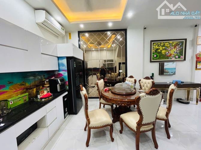 NHÀ ĐẸP PHỐ YÊN LẠC - Ô TÔ VÀO TẬN CỬA - 59m2/5 TẦNG - HƠN 15 TỶ CÒN TL TRỰC TIẾP VỚI CHỦ. - 4