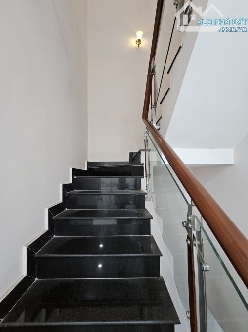 🏡 QUẬN 8 GIÁP Q6 - HẺM 4M 4 CHỖ TỚI NHÀ, SÁT MẶT TIỀN - DT 90M2,NGANG KHỦNG 6M,SỔ VUÔNG . - 4