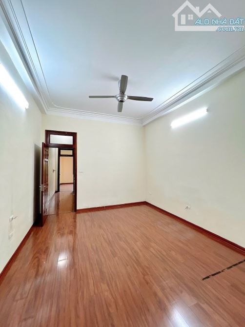 BÁN NHÀ PHÂN LÔ ĐẠI KIM . NGUYỄN CẢNH DỊ . DT 50 M . NHÀ 5 TẦNG MT 4 M . ĐẦU TƯ NHANH - 4