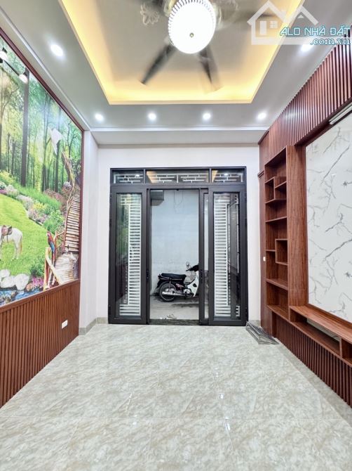 Bán nhà Khương Trung ô tô đỗ cổng sát hồ điều hòa nhà đẹp vuông vắn full nội thất 39m 2 th - 4