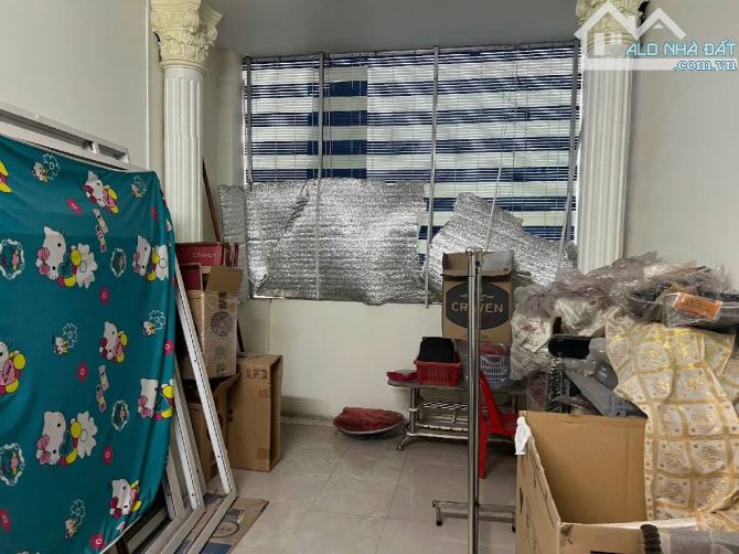 Năm tý TL có Nhà 4 tầng trung tâm quận 5 giáp quận 1. Nguyễn Biểu phường 1. - 4