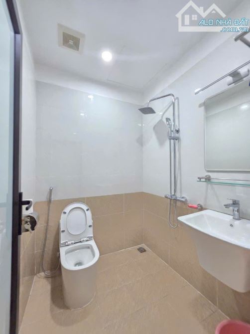 BÁN NHÀ LẠC TRUNG - 55m2/6 TẦNG - MT 8m- GARA ĐỂ ĐƯỢC 2 Ô TÔ - HƠN 18 TỶ CÓ THƯƠNG LƯỢNG - 4