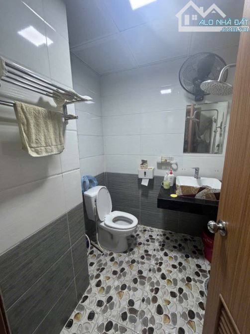 Bán Căn hộ CC trục chính Hồ Tùng Mậu, Giao thông thuận tiện 85m2, 3 ngủ  2 vệ sinh giá hơn - 4