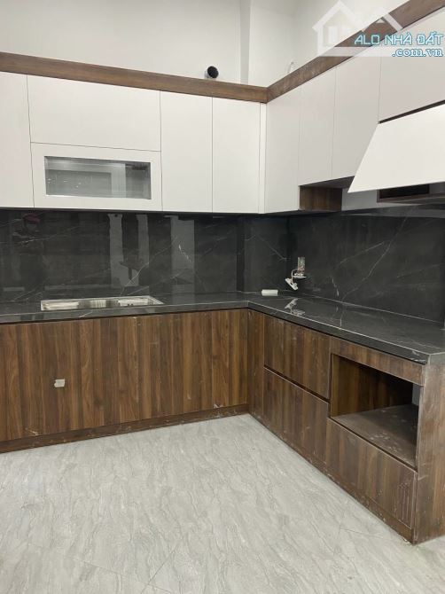 BÁN NHÀ MỚI LÔ GÓC, MẶT TIỀN RỘNG, 5 TẦNG x 38M2, PHỐ GỐC ĐỀ - HOÀNG MAI. - 4