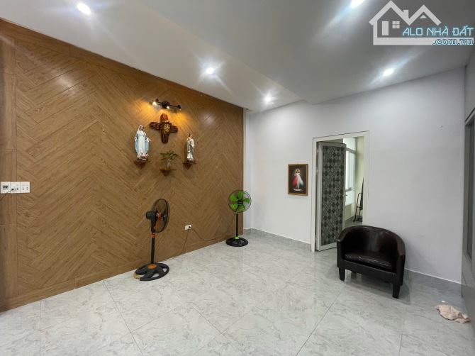 Nhà 1 trệt 1 lầu hẻm thông ô tô P Tam Hiệp giá chỉ 3,299 tỷ - 4