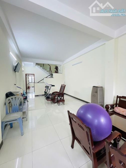 Bán nhà giảm chào 1 tỷ 2 mặt tiền Trần Thị Năm – Tân Chánh Hiệp - Quận 12 – 100m2 – 4 tầng - 4