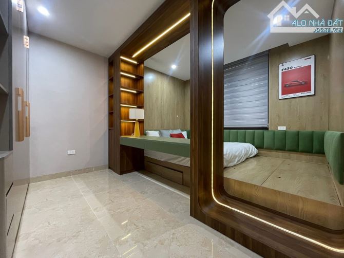 SIÊU PHẨM 7 TỶ PHỐ NGUYỄN LAM, 5 TẦNG, HÀNG XÓM VINHOME RIVERSIDE - Ô TÔ CẠNH NHÀ - 4