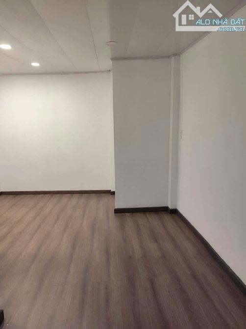 [Q8] Phạm Thế Hiển - bước 1 chân quá Q1 - 15m2 (3x5) chỉ nhỉnh 1 tỷ - 4