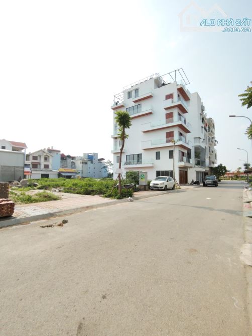 CỰC HIẾM, MẢNH ĐẤT ĐẸP KHU PHÂN LÔ NGỌC THUỴ, VĨA HÈ RỘNG, ÔTÔ TRÁNH ,KINH DOANH - 4