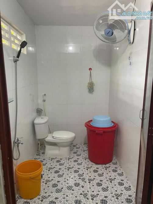 NGỘP ! Cần bán nhà c4 ở Bà Điểm Hóc Môn 4x18 ( 72m2 ) 820 TRIỆU Sổ hồng riêng - 4