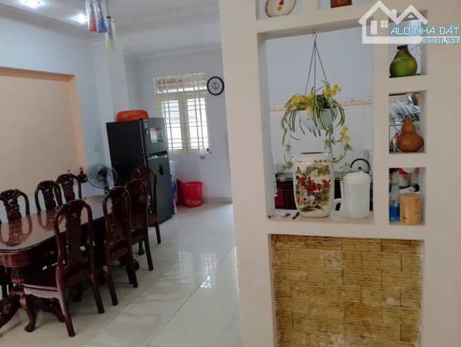 BÁN NHÀ TRUNG TÂM 1 TRỆT 3 LẦU CÓ SÂN ĐỂ Ô TÔ HẺM THÔNG 5M Ô TÔ TRÁNH NHAU 86m2 - 4