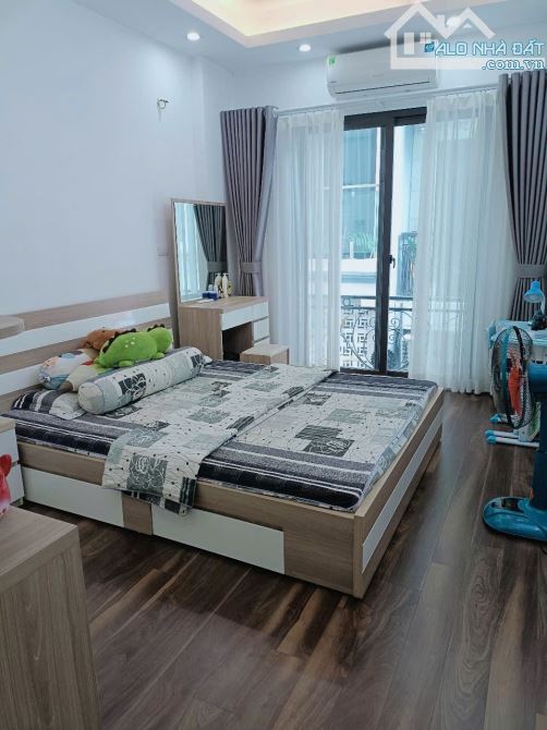 CẦN BÁN GẤP NHÀ THƯỢNG THANH, LONG BIÊN, 30m2, 5 TẦNG, MT3,4m, NHỈNH 5 TỶ. - 4
