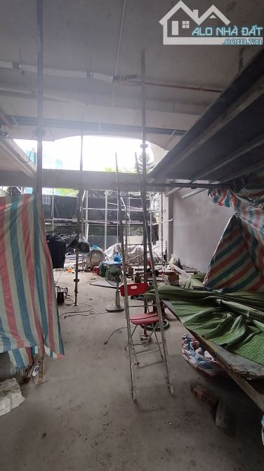 TRÊN 50TỶ - BUILDING 9 TẦNG CÓ HẦM XÂY MỚI CỨNG - MẶT PHỐ QUẬN BA ĐÌNH - TIẾP GIÁP ĐỐNG ĐA - 4