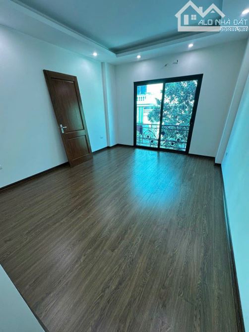 Căn này mua đầu tư để cho thuê thì tuyệt vời vì ngay sát trường đại học. Đến xem là ưng - 4