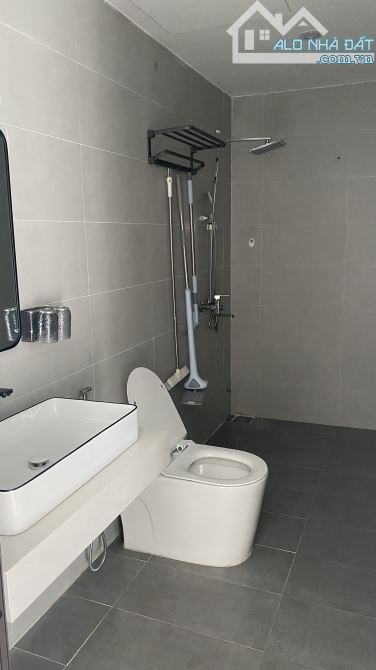 Nhà 2 tầng - kiệt oto tải- đường QUẢNG TẾ thông THU BỒN - Chỉ 3,1xx tỷ - 4